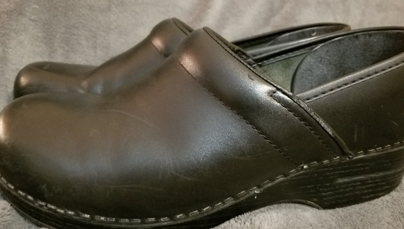 Shoes/Clogs - Picture 2 of 3